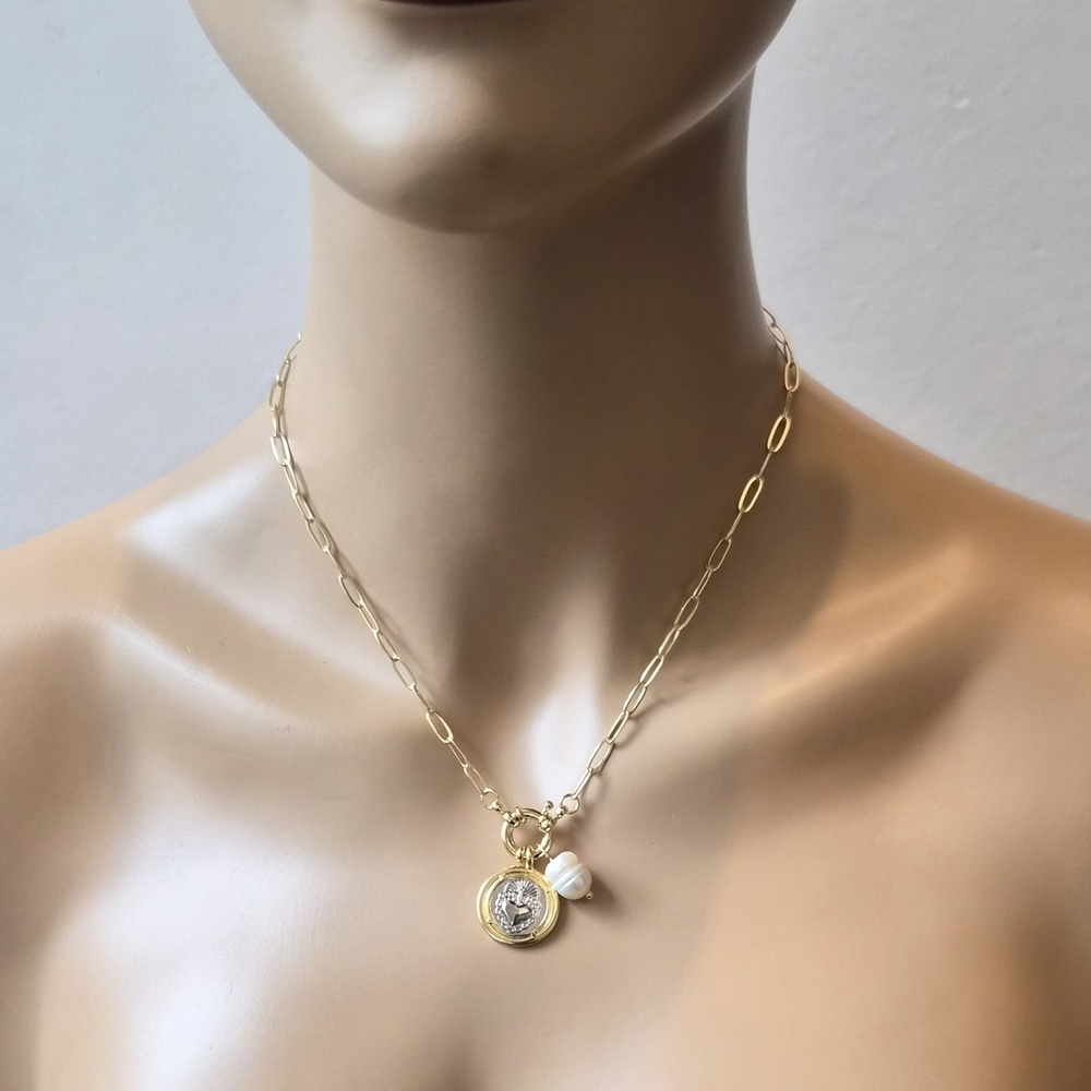 Chic Gold and Silver Pendant Necklace